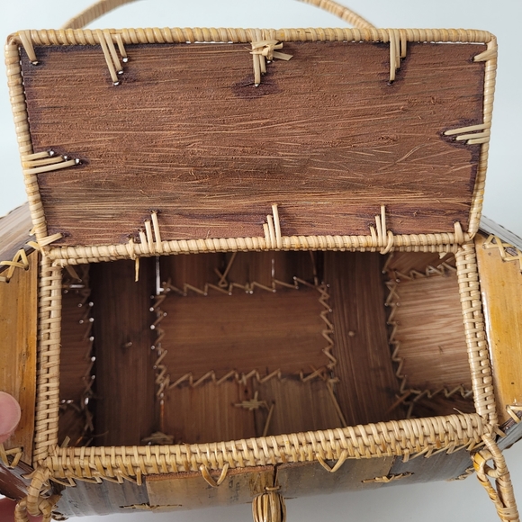 Vintage handmade footed wooden box handbag - Picture 8 of 14